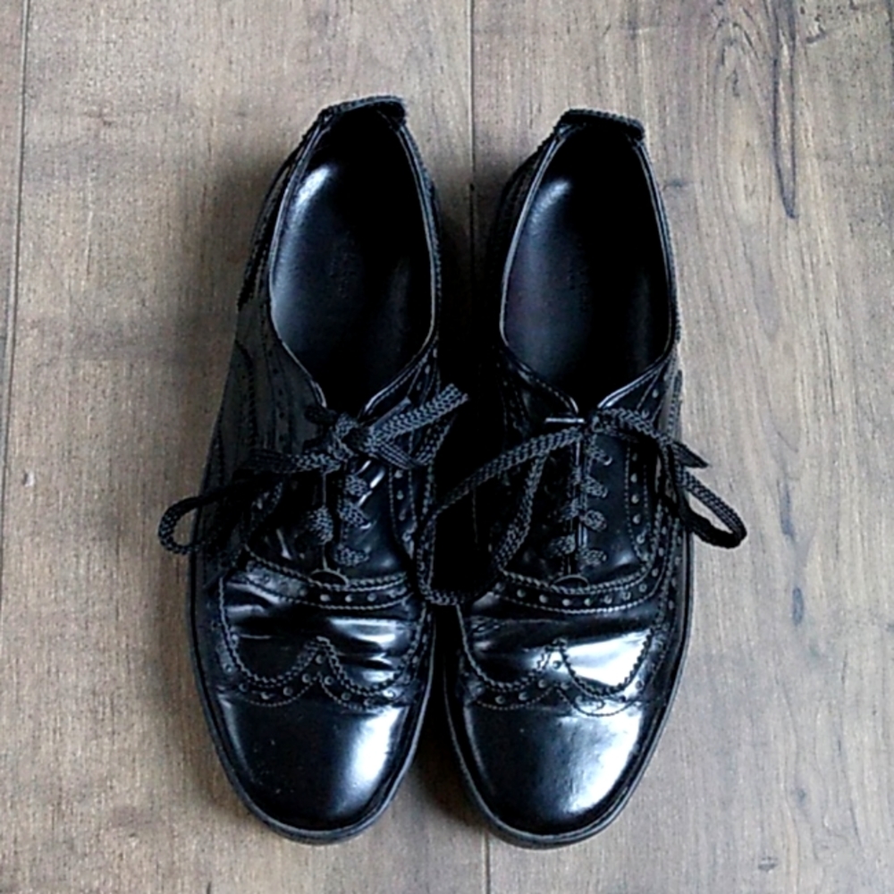 RAG & BONE PATENT LEATHER WING TIP SNEAKERS 41/10